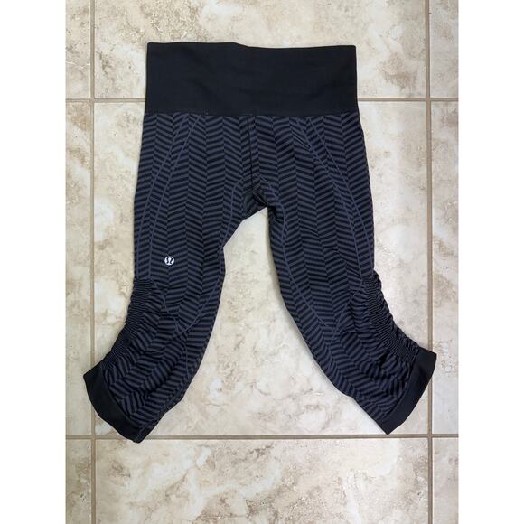 LULULEMON In The Flow Crop II Heathered Naval dark Blue black knee length crop 4 - Picture 7 of 8